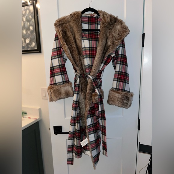 Stewart Plaid Robes - Picture 1 of 8